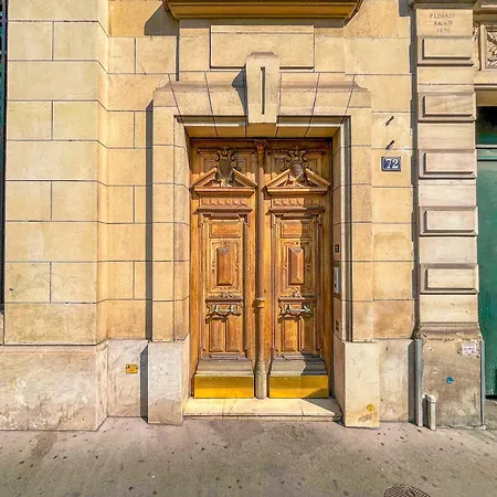 Urbanflat 165 - Tourisme & Business Centre De Apartment